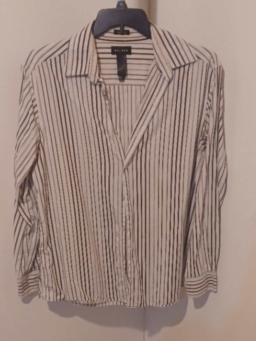Axcess Classic Fit Black/White Vertical Striped Button down Collared Shirt Large